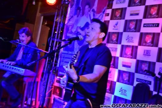 Luciano Rissetto canta Elvis Presley no projeto Sextas Especiais do Guten