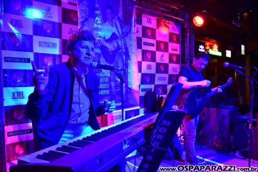 Luciano Rissetto canta Elvis Presley no projeto Sextas Especiais do Guten