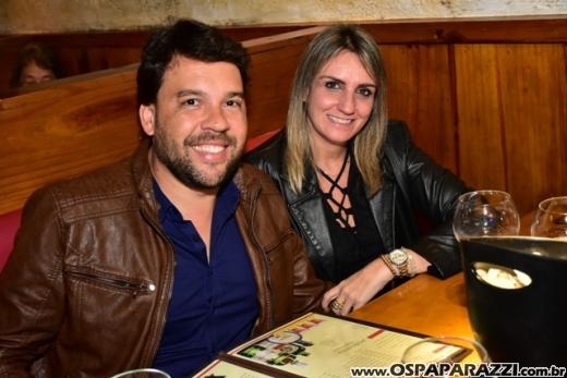 Luciano Rissetto canta Elvis Presley no projeto Sextas Especiais do Guten