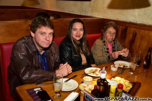 Luciano Rissetto canta Elvis Presley no projeto Sextas Especiais do Guten
