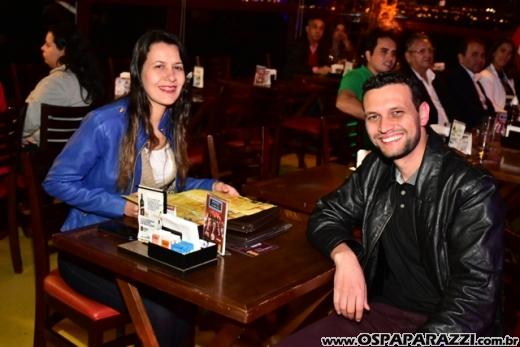 Luciano Rissetto canta Elvis Presley no projeto Sextas Especiais do Guten