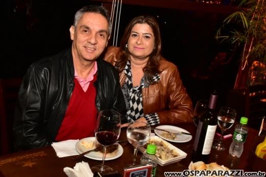 Luciano Rissetto canta Elvis Presley no projeto Sextas Especiais do Guten