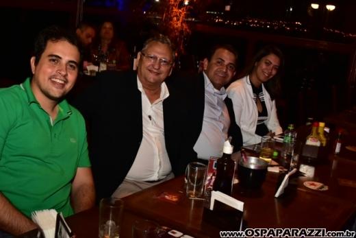 Luciano Rissetto canta Elvis Presley no projeto Sextas Especiais do Guten