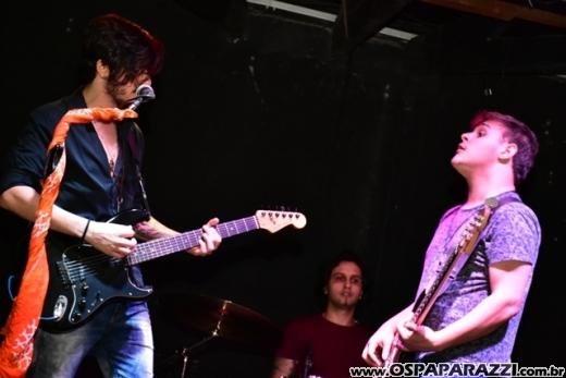 Macau Show Bar chega com tudo e já tem Festa Black e White para este sábado