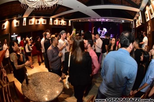 Macau Show Bar chega com tudo e já tem Festa Black e White para este sábado