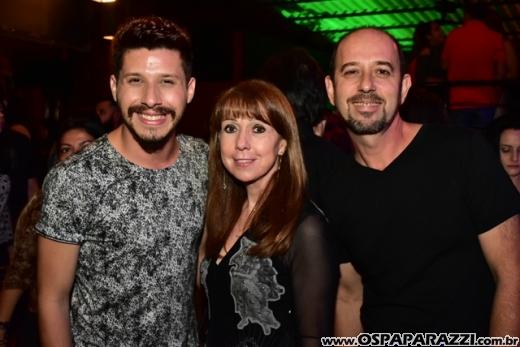 Macau Show Bar chega com tudo e já tem Festa Black e White para este sábado