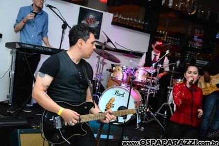 Caio Vila Nova comemora com musica os 04 anos de Boliche Yex Food and Fun