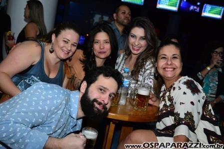 Caio Vila Nova comemora com musica os 04 anos de Boliche Yex Food and Fun