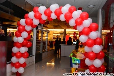 Caio Vila Nova comemora com musica os 04 anos de Boliche Yex Food and Fun