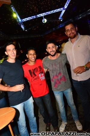 Os Donos do Sertanejo com o trio Os Marvados é só na Estância Nativa