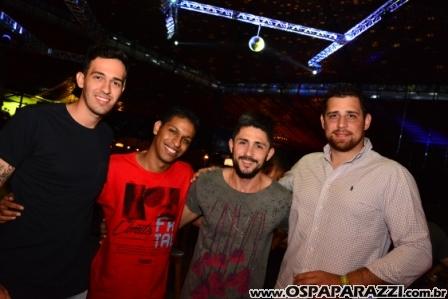 Os Donos do Sertanejo com o trio Os Marvados é só na Estância Nativa