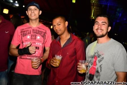 Os Donos do Sertanejo com o trio Os Marvados é só na Estância Nativa