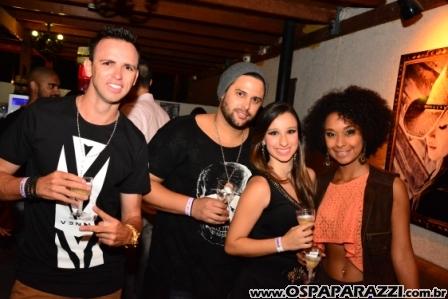 Os Donos do Sertanejo com o trio Os Marvados é só na Estância Nativa