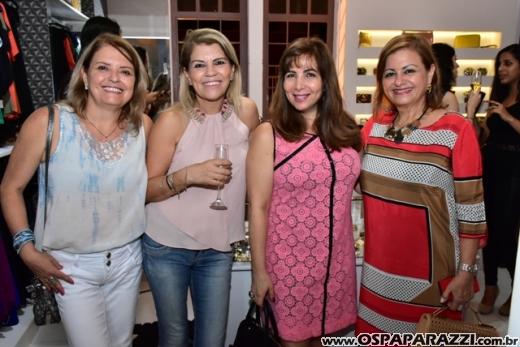 Kassia Lara recebe convidados especiais para o lançamento da coleção Verão 2017