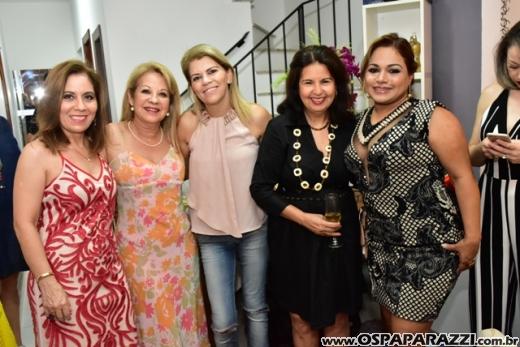 Kassia Lara recebe convidados especiais para o lançamento da coleção Verão 2017