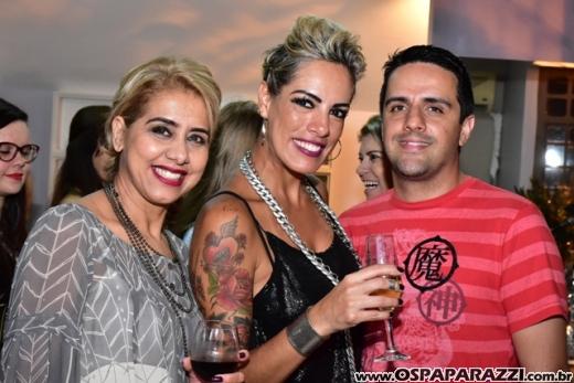 Kassia Lara recebe convidados especiais para o lançamento da coleção Verão 2017