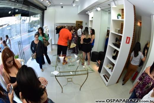 Suellen Natalie inaugura Lindaap Boutique com looks da coleção 2017