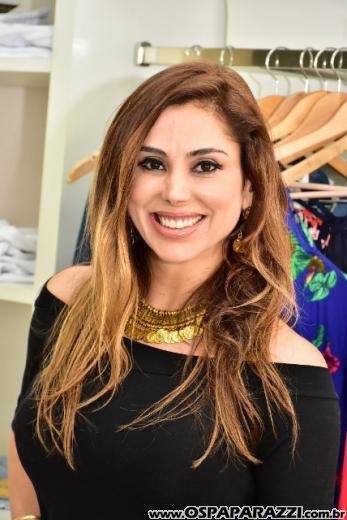 Suellen Natalie inaugura Lindaap Boutique com looks da coleção 2017