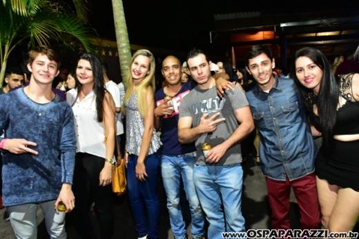 Macau Show Bar recebe o cantor sertanejo - Loubet - Veja as fotos
