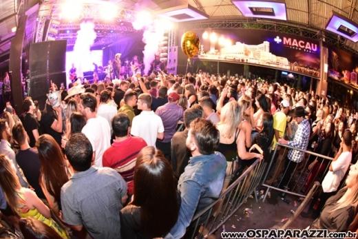 Macau Show Bar recebe o cantor sertanejo - Loubet - Veja as fotos
