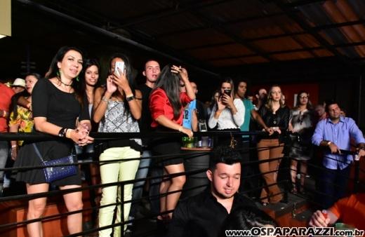 Macau Show Bar recebe o cantor sertanejo - Loubet - Veja as fotos