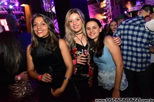 Macau Show Bar recebe o cantor sertanejo - Loubet - Veja as fotos