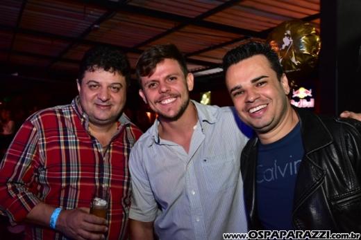 Macau Show Bar recebe o cantor sertanejo - Loubet - Veja as fotos