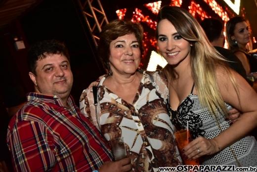 Macau Show Bar recebe o cantor sertanejo - Loubet - Veja as fotos