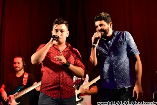 Macau Show Bar recebe o cantor sertanejo - Loubet - Veja as fotos