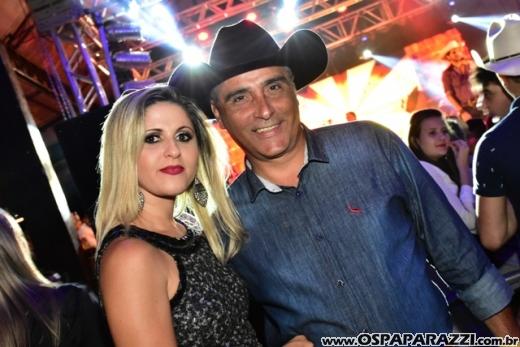 Macau Show Bar recebe o cantor sertanejo - Loubet - Veja as fotos