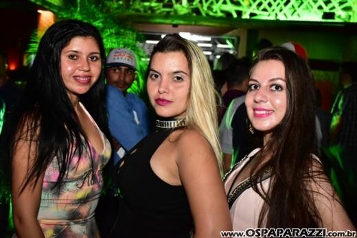 Macau Show Bar recebe o cantor sertanejo - Loubet - Veja as fotos
