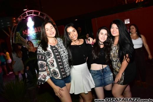 Macau Show Bar recebe o cantor sertanejo - Loubet - Veja as fotos