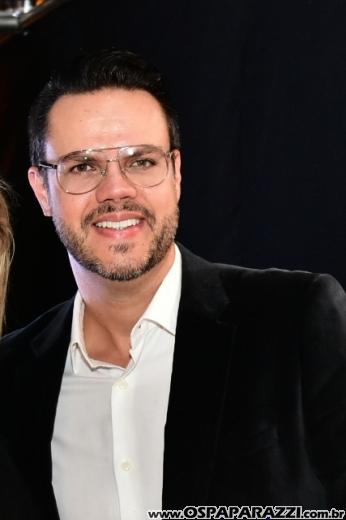 Clinica Deluxxe Saúde, Beleza e Bem Estar chega para cuidar da NOSSA qualidade de vida