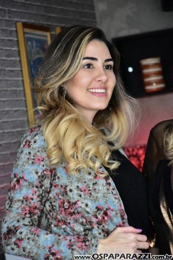 Reh Araujo faz rolar o melhor encontro ao estilo Preciso Ter Make todos os Dias