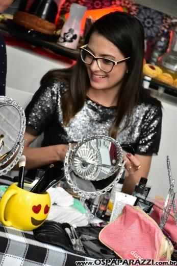 Reh Araujo faz rolar o melhor encontro ao estilo Preciso Ter Make todos os Dias