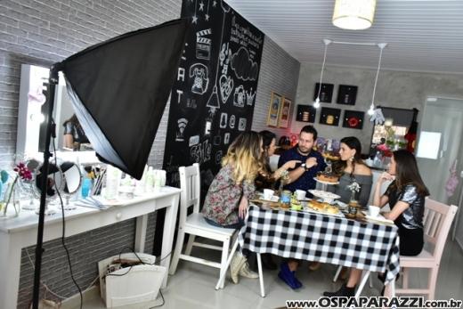 Reh Araujo faz rolar o melhor encontro ao estilo Preciso Ter Make todos os Dias