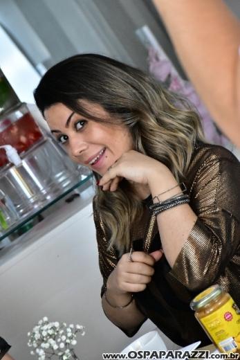 Reh Araujo faz rolar o melhor encontro ao estilo Preciso Ter Make todos os Dias