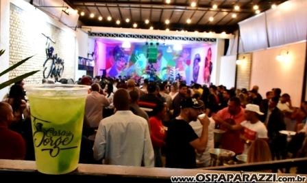 Bruno e Luana Santos comemoram o sucesso de Casa de Jorge - Um novo conceito de SAMBA!
