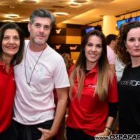 Carmem Alvim confraterniza com parceiros jogando no Yex Boliche