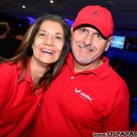 Carmem Alvim confraterniza com parceiros jogando no Yex Boliche