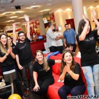 Carmem Alvim confraterniza com parceiros jogando no Yex Boliche