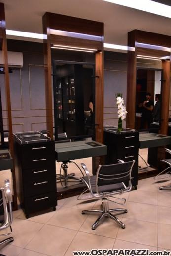 Jaime Alves inaugura novo espaço Hair Brazil no Vila Ema
