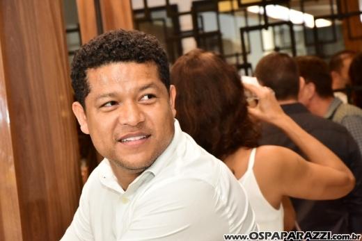 Jaime Alves inaugura novo espaço Hair Brazil no Vila Ema
