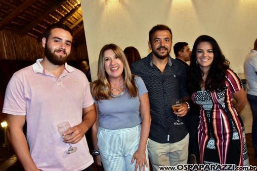 Cláudio Giordani anuncia que Solange Moraes continua na programação regional 2018 da Band Vale