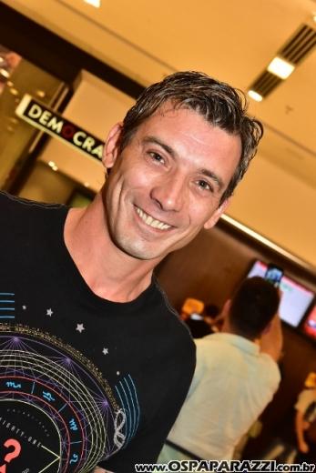 Villa da Copa 2018 faz pré lançamento no Colinas Shopping