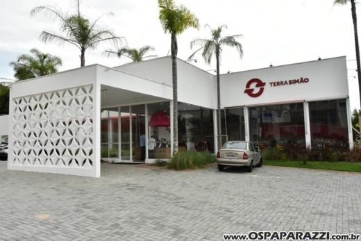 Terra Simão Construtora convida para um Brunch no Floradas