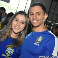 Com lotação máxima, festa da copa da Casa de Jorge é sucesso na estreia do Brasil na Copa