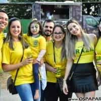 Com lotação máxima, festa da copa da Casa de Jorge é sucesso na estreia do Brasil na Copa
