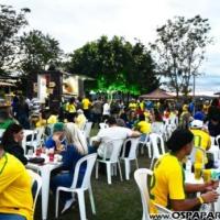 Com lotação máxima, festa da copa da Casa de Jorge é sucesso na estreia do Brasil na Copa