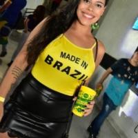 Com lotação máxima, festa da copa da Casa de Jorge é sucesso na estreia do Brasil na Copa